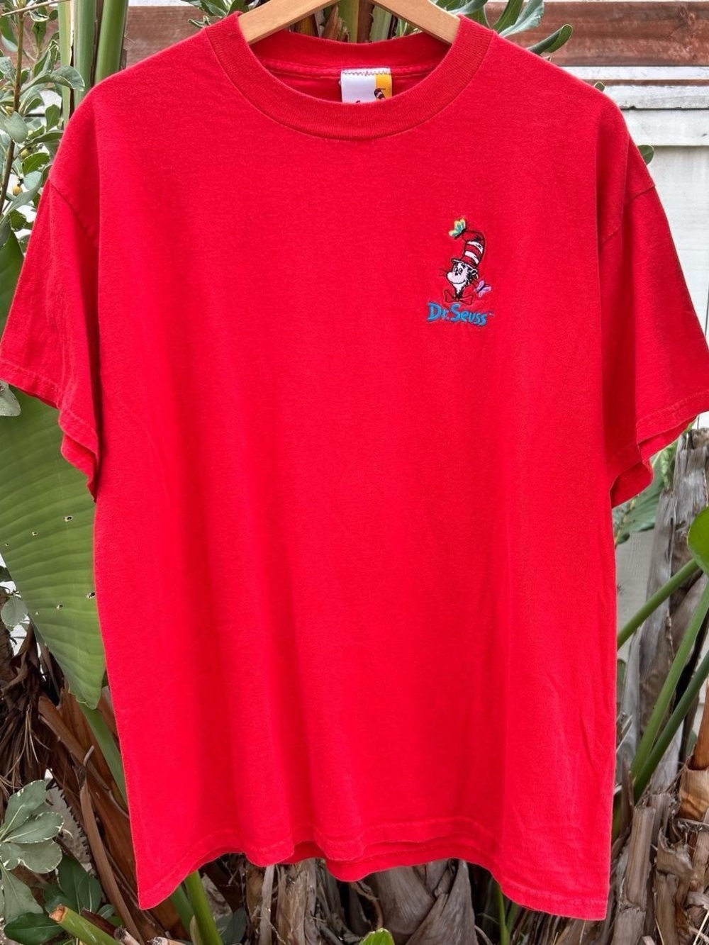 Vintage 2000s Dr Seuss Cat in the Hat Embroidered T Shirt Large Red